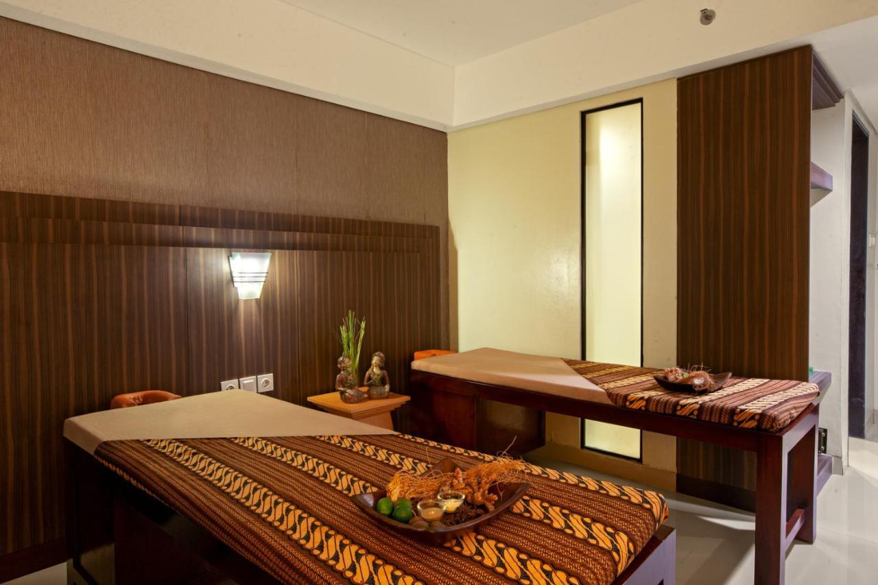 The Alana Hotel & Conference Center Malioboro Yogyakarta By Aston Exterior foto