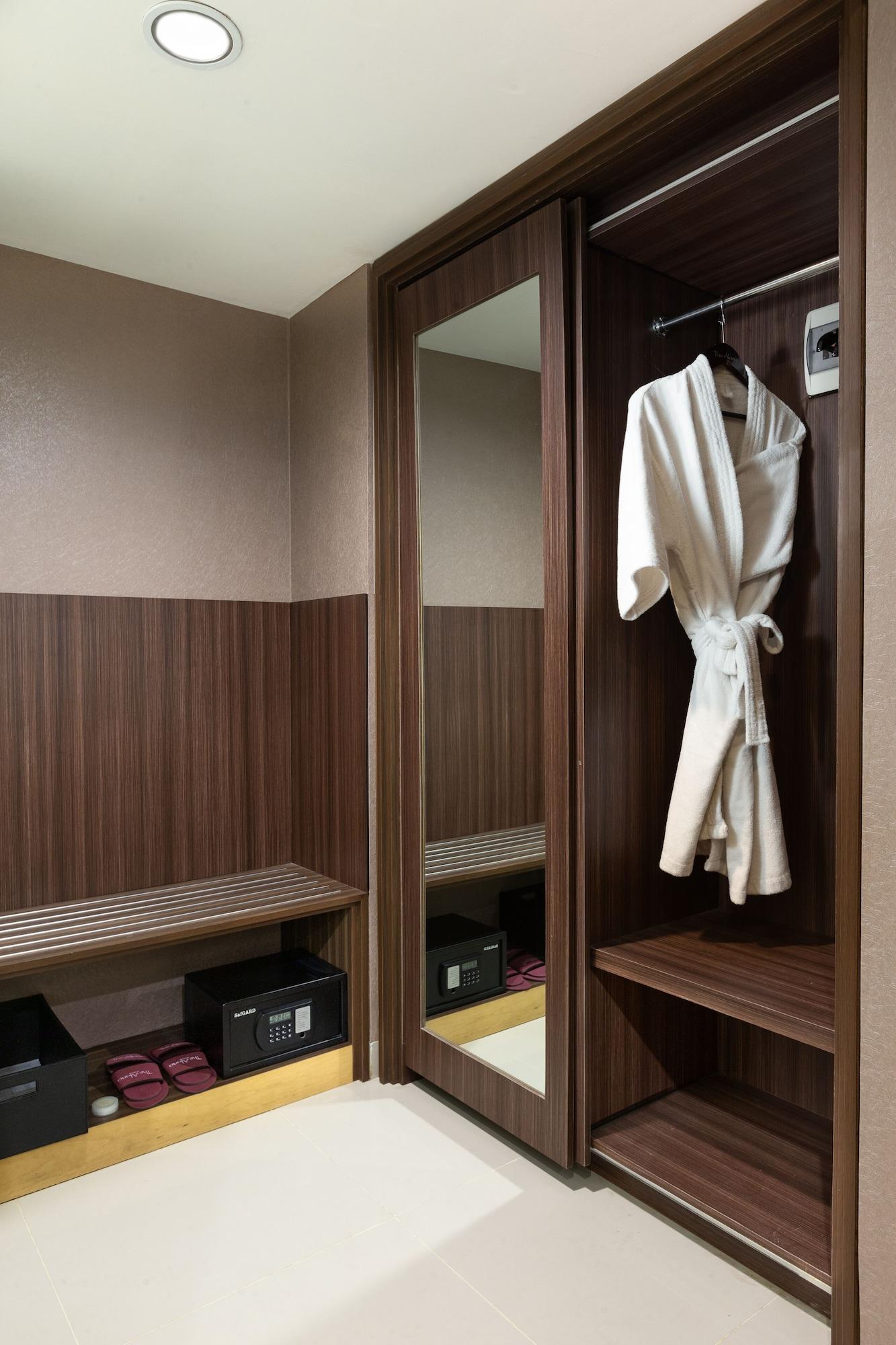 The Alana Hotel & Conference Center Malioboro Yogyakarta By Aston Exterior foto