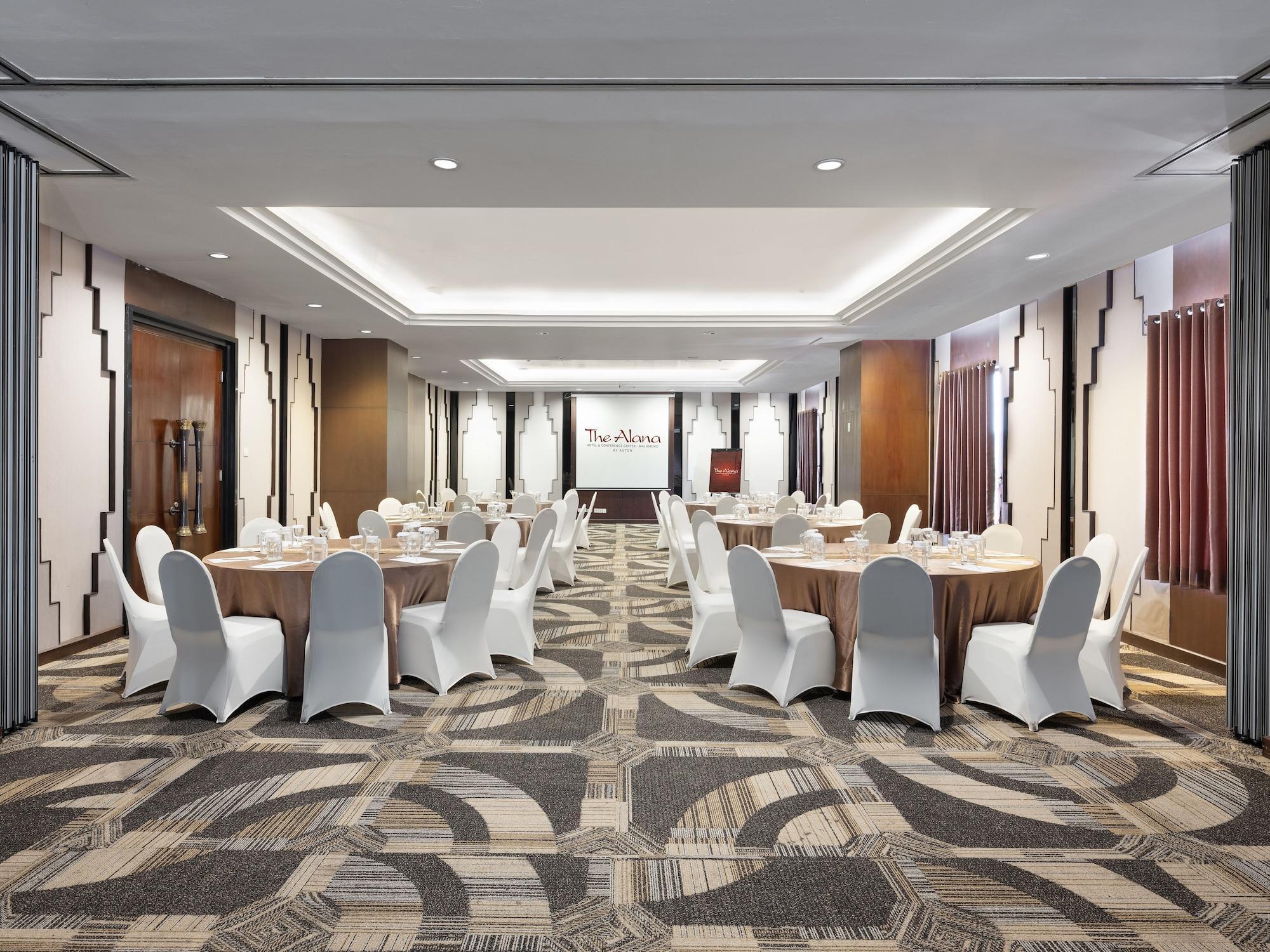 The Alana Hotel & Conference Center Malioboro Yogyakarta By Aston Exterior foto