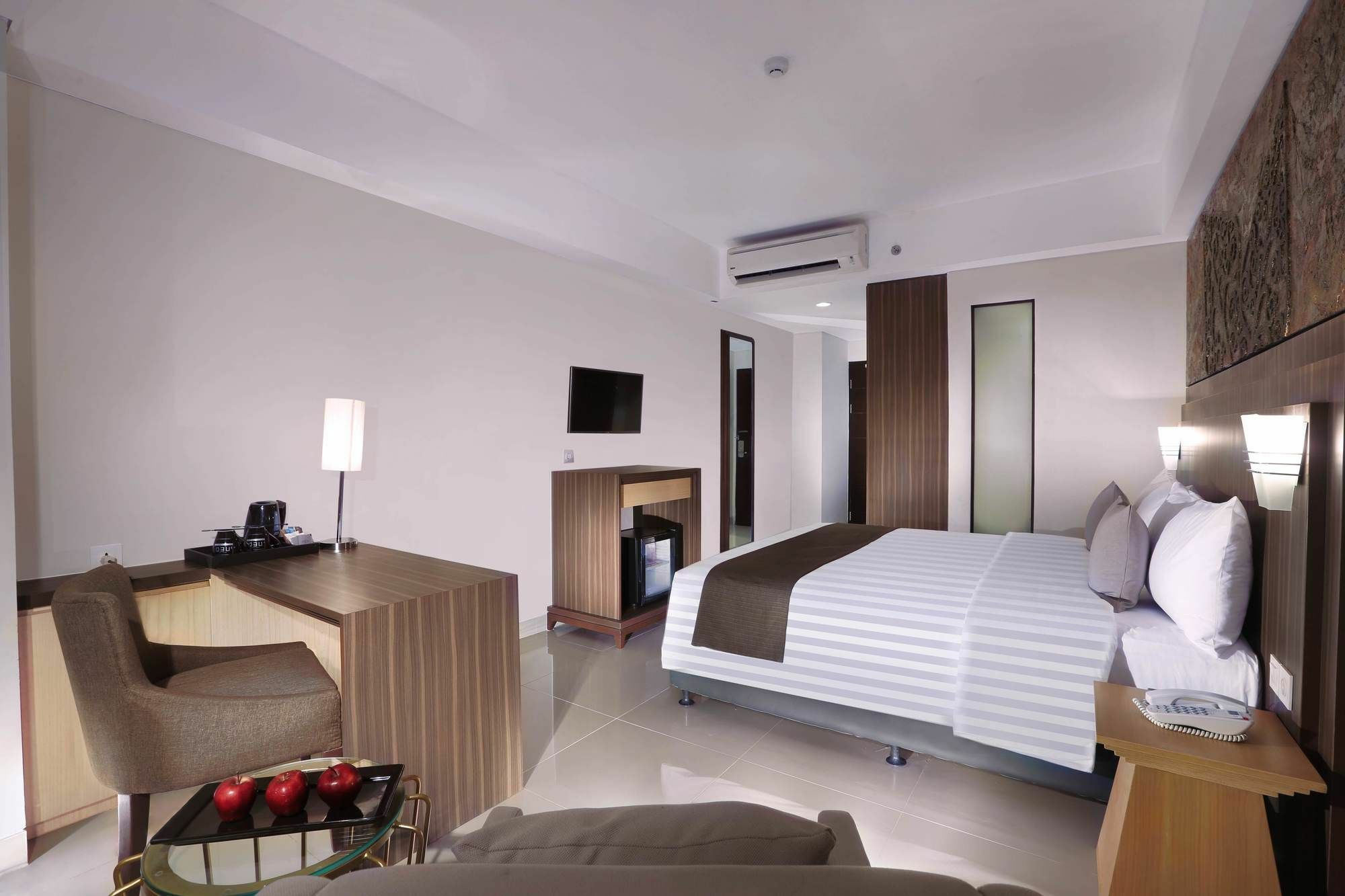 The Alana Hotel & Conference Center Malioboro Yogyakarta By Aston Exterior foto