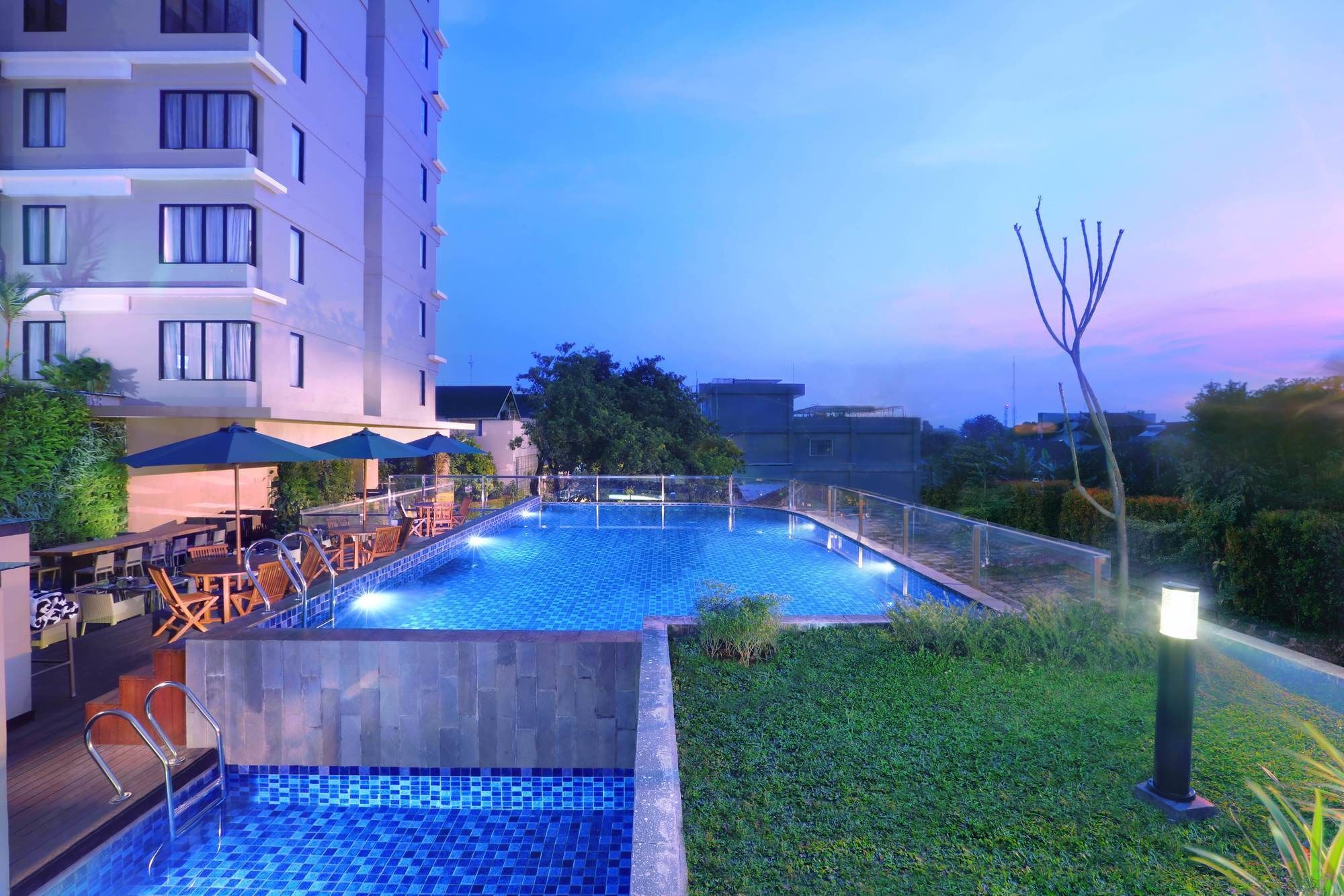 The Alana Hotel & Conference Center Malioboro Yogyakarta By Aston Exterior foto